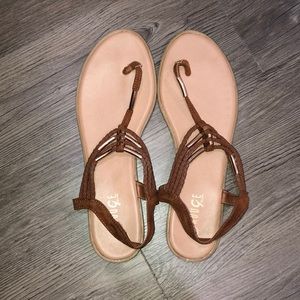 Gold cuff + brown sandals